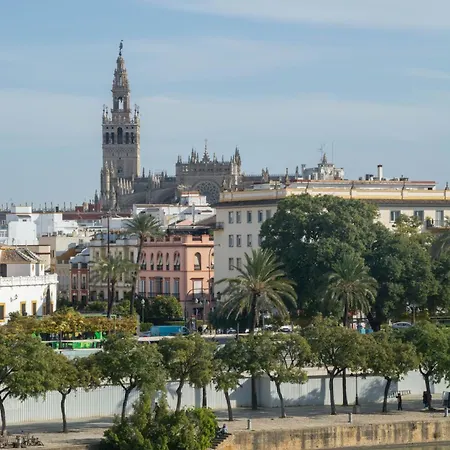 Am Betis Guadalquivir 公寓